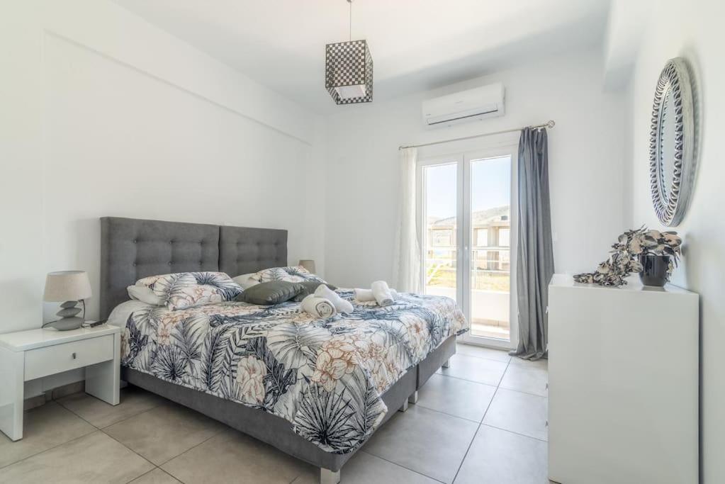 Minoas Apt Next To The Beach Милатос Екстериор снимка