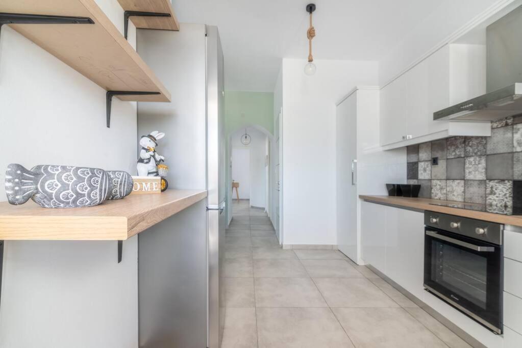 Minoas Apt Next To The Beach Милатос Екстериор снимка